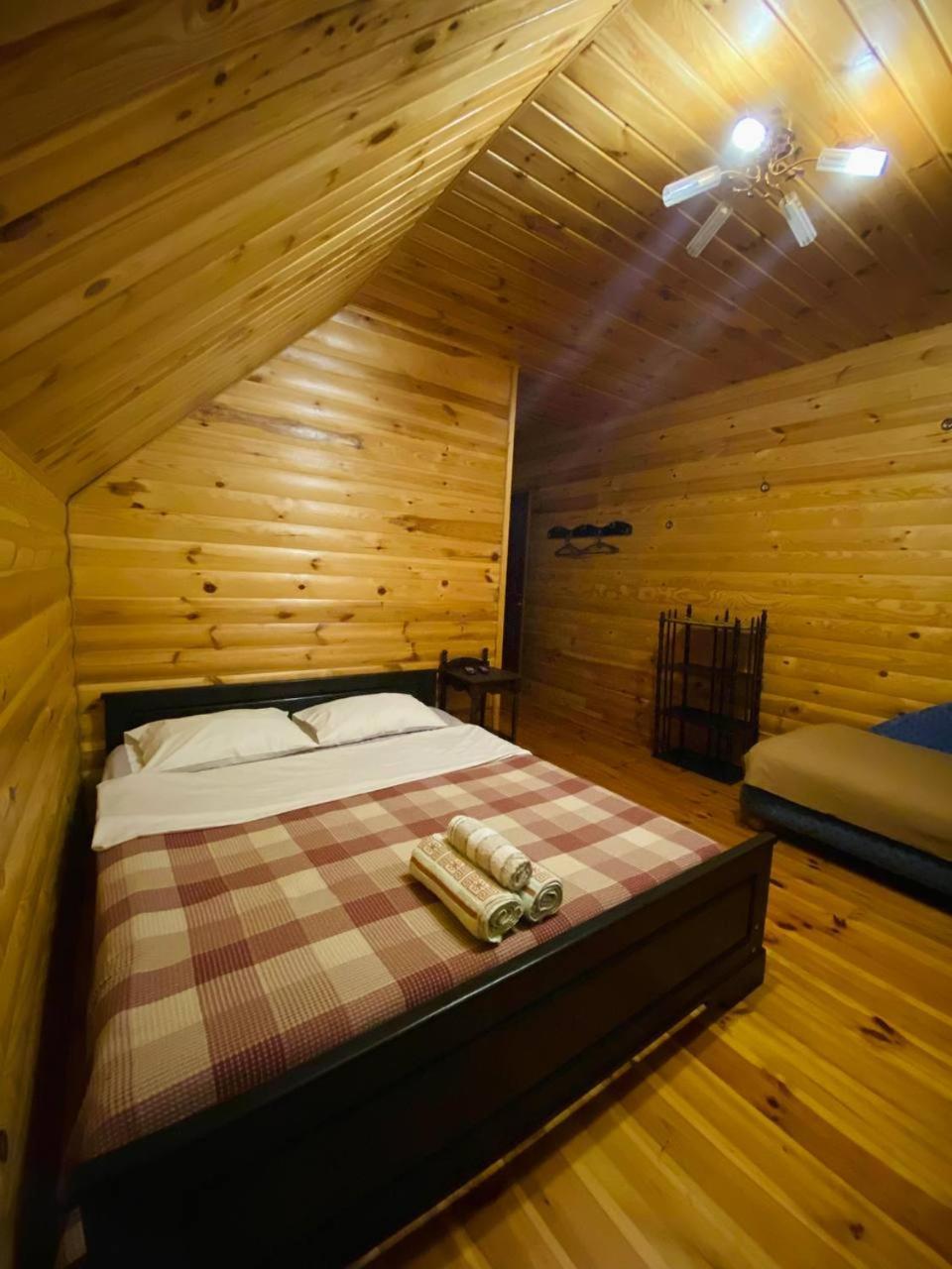 Gasthaus Садиба Орисин Явір Orysyn Yavir Switjas Exterior foto